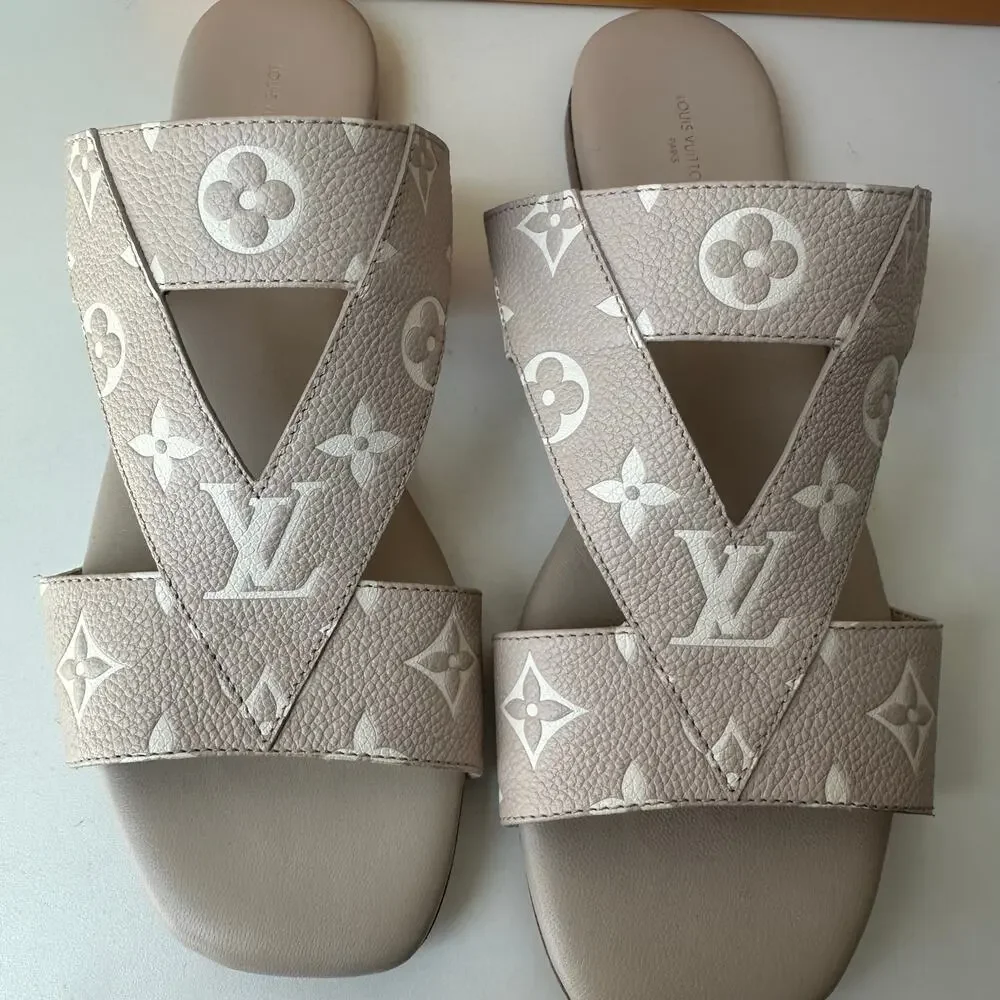 Louis Vuitton (EUR 41) Monogram Empreinte Croisiere Mule Flats - Beige/ Taupe